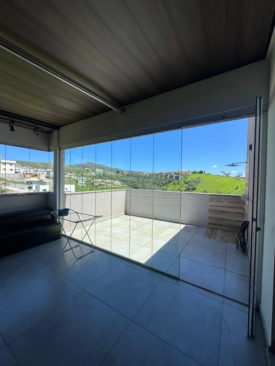 Cobertura de Alto Padrão no Recanto das Colinas 3 Quartos e Área Gourmet — foto 2
